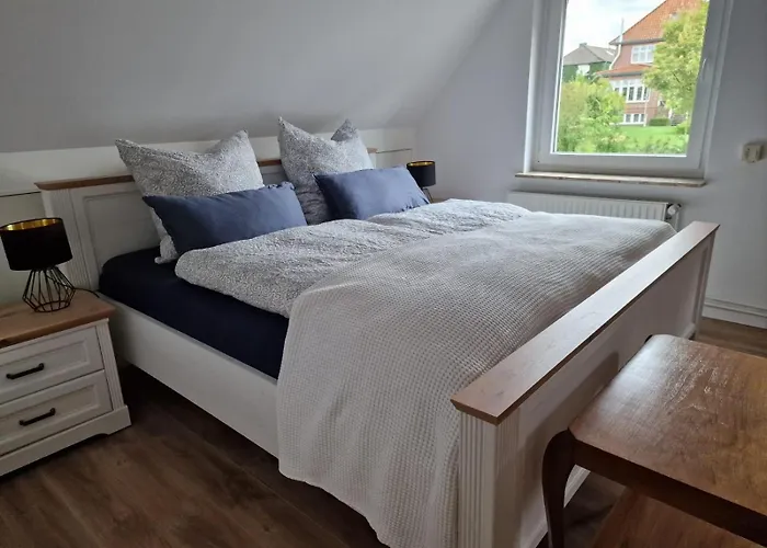 Heide-marie, * Schneverdingen